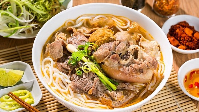 Bún bò Huế chuẩn vị miền Trung