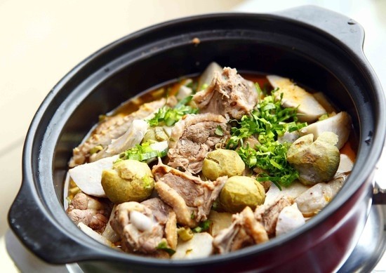 Vịt om khoai sọ mềm ngọt, món ăn lý tưởng cho bữa cơm gia đình