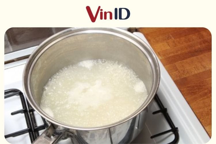 Điều chỉnh lượng nước khi nấu cháo trắng nhuyễn