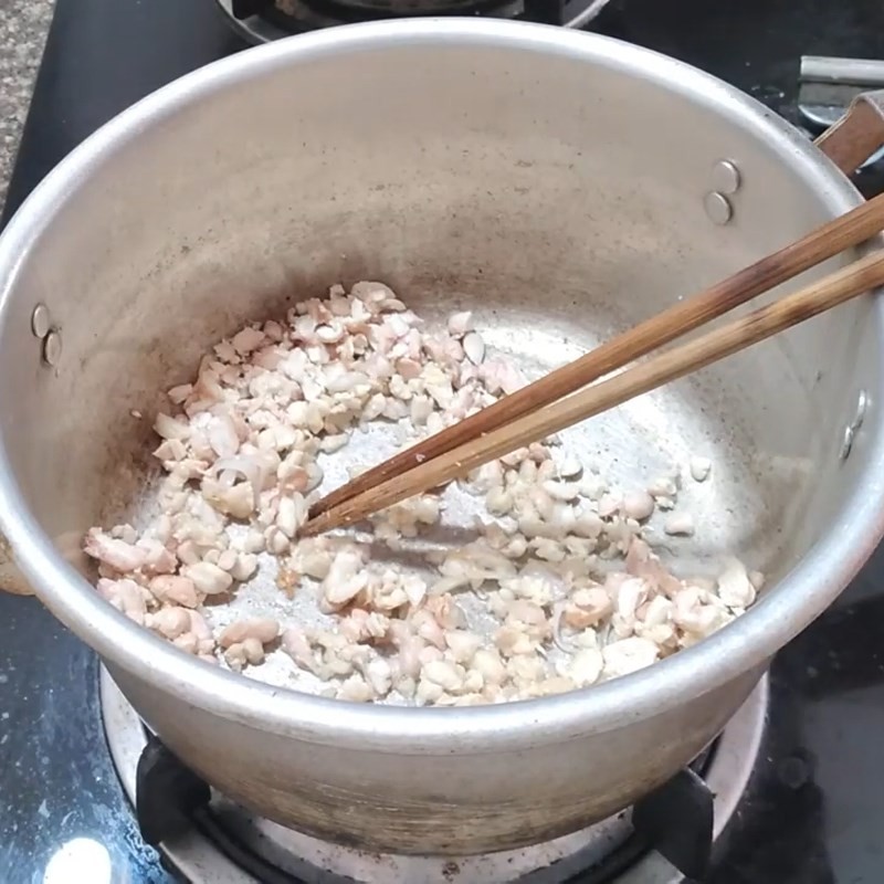 Đậu phộng xào vàng thơm, nền tảng cho món canh bí đao ngon