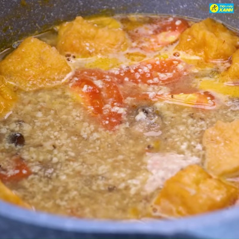 Xếp bún tươi vào tô