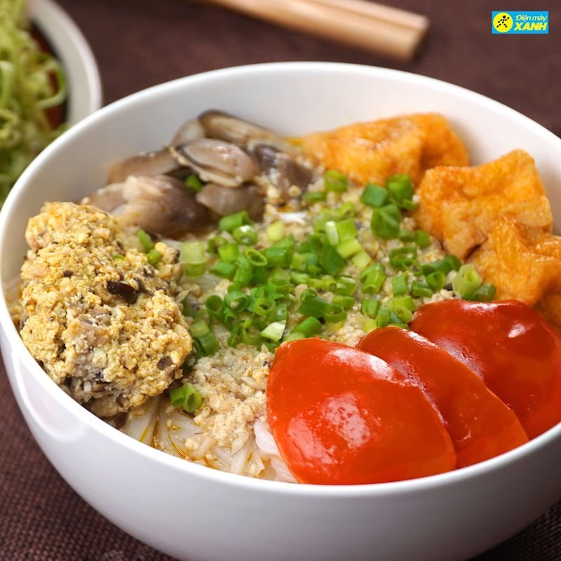 Trình bày bún đậu chay với các món ăn kèm