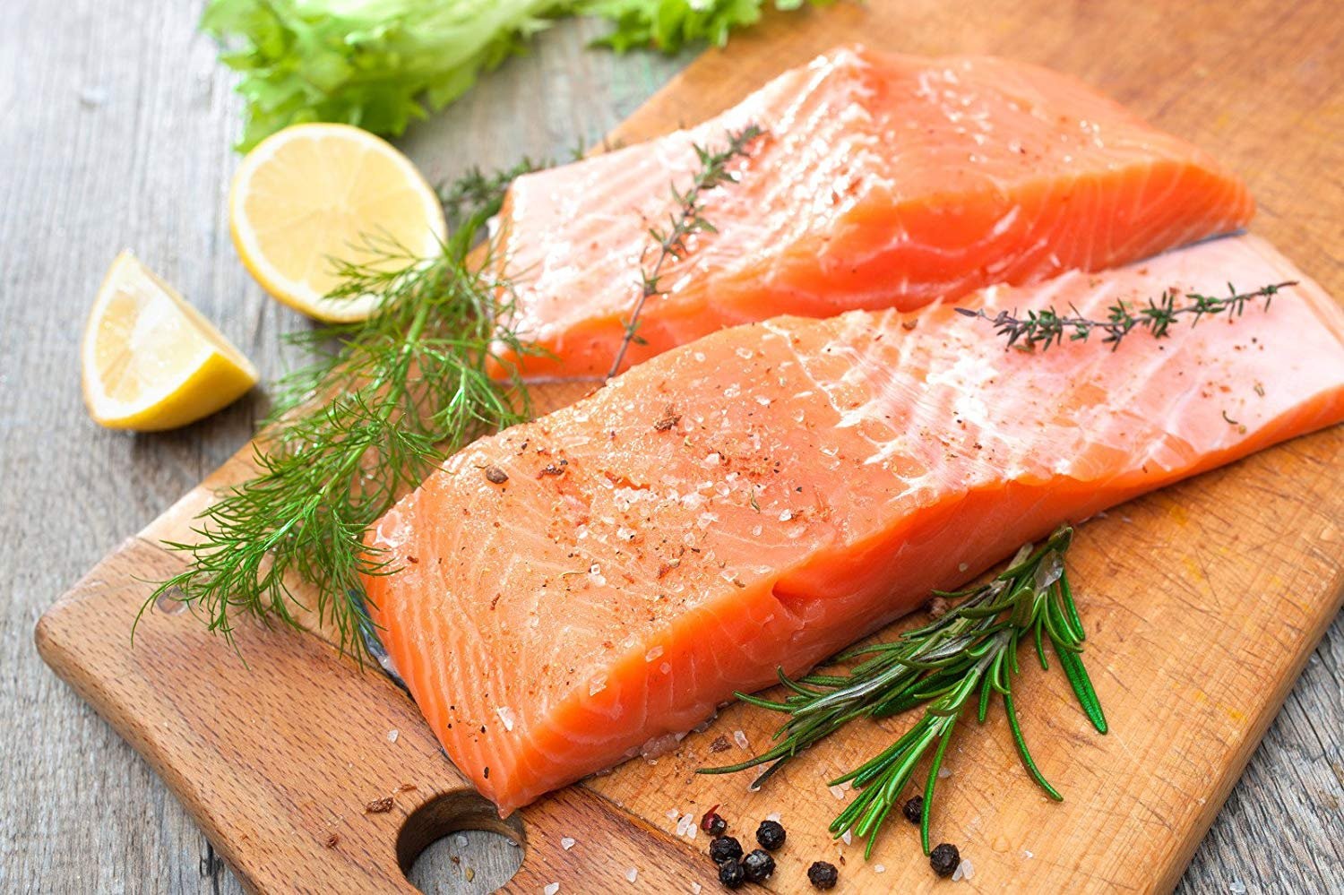 Nhiều cách khử mùi tanh của cá hồi hiệu quả giúp món cháo cá hồi thơm ngon