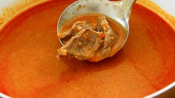 Nước dùng hủ tiếu sa tế bò