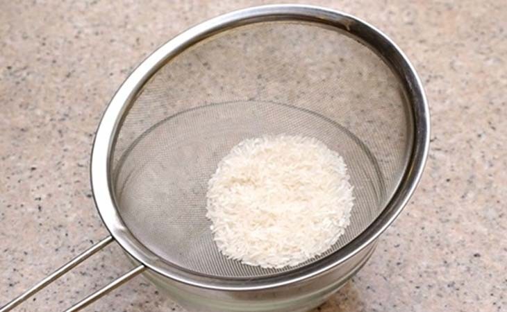 Cá chép giòn và các nguyên liệu sơ chế cho món lẩu