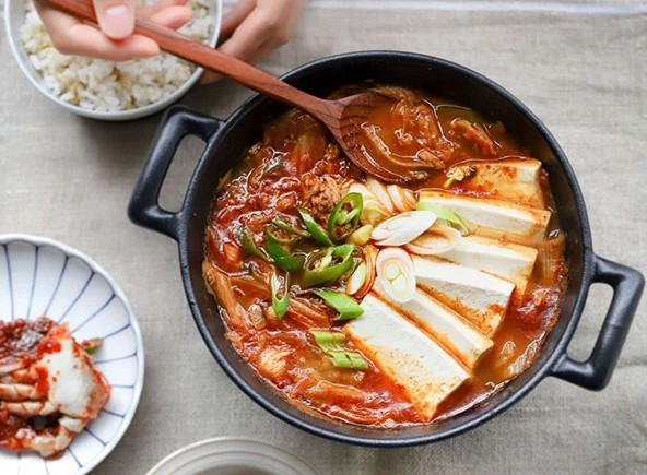 Canh kim chi thịt bò: sự kết hợp hoàn hảo của hương vị