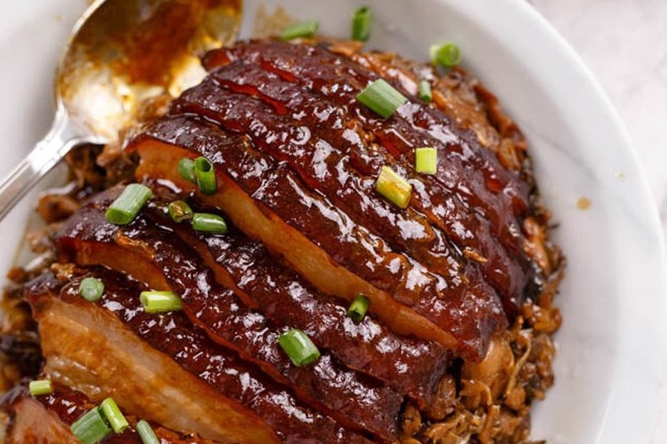 Món khâu nhục chuẩn vị Lạng Sơn với màu sắc hấp dẫn