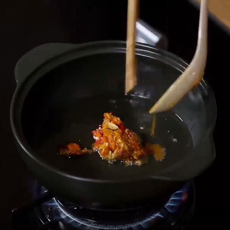 Bước 3 Kho cá Cá phèn kho nghệ