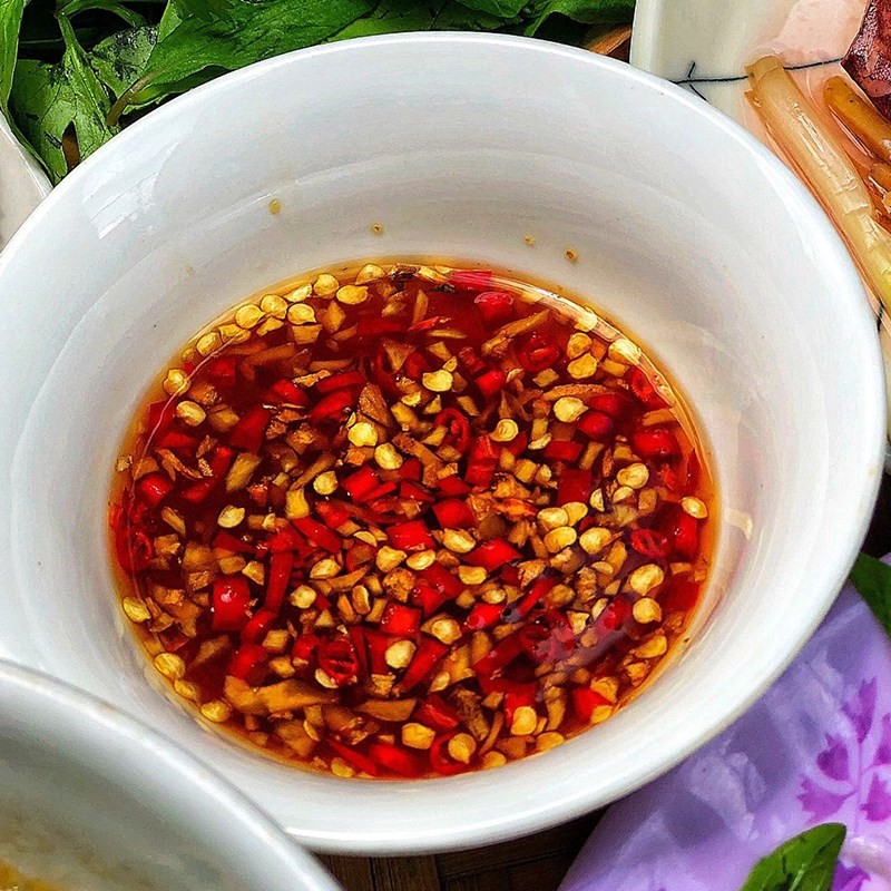 Nước mắm gừng thơm lừng, cay nồng để chấm thịt vịt