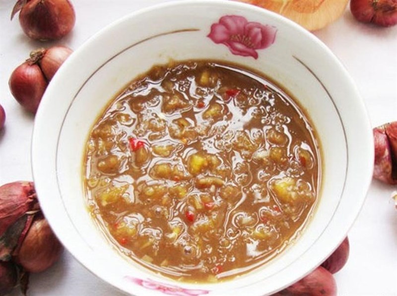 Nước chấm mắm nêm pha sẵn ăn kèm lẩu đuôi bò khoai môn