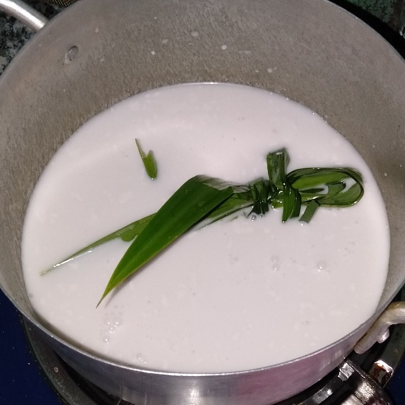 Quy trình làm nước cốt dừa béo ngậy cho món chè bắp