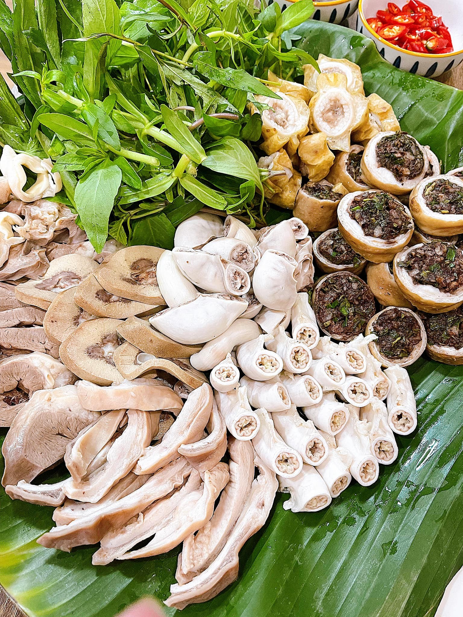 thưởng thức lẩu cháo lòng