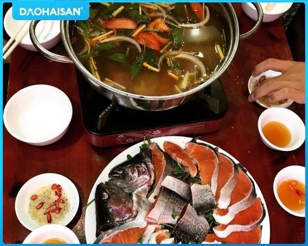 Cách nấu món lẩu ngon đầu cá hồi kim chi