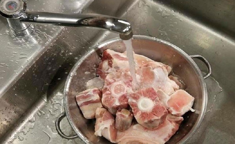 Sơ chế gân bò sạch và mềm dai