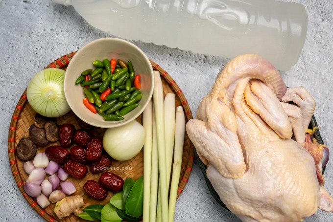 Nguyên liệu nấu lẩu gà nấu ớt hiểm