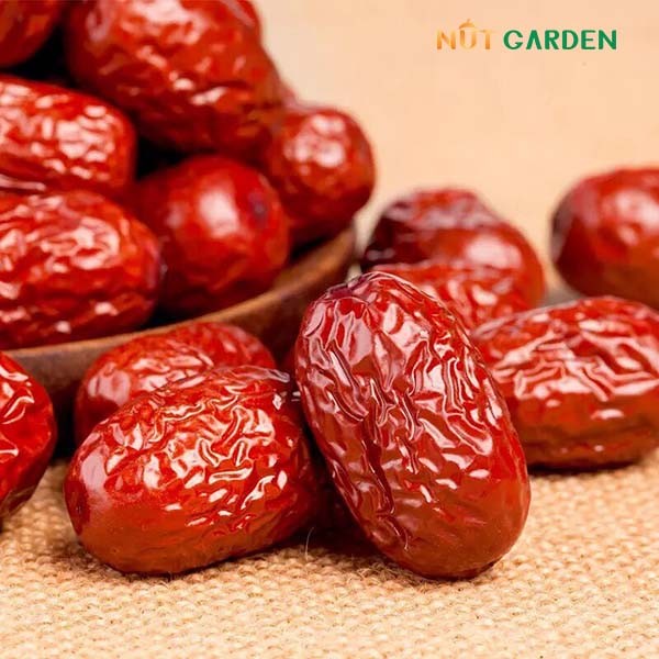 Táo đỏ khô có rất nhiều tác dụng tốt cho sức khỏe