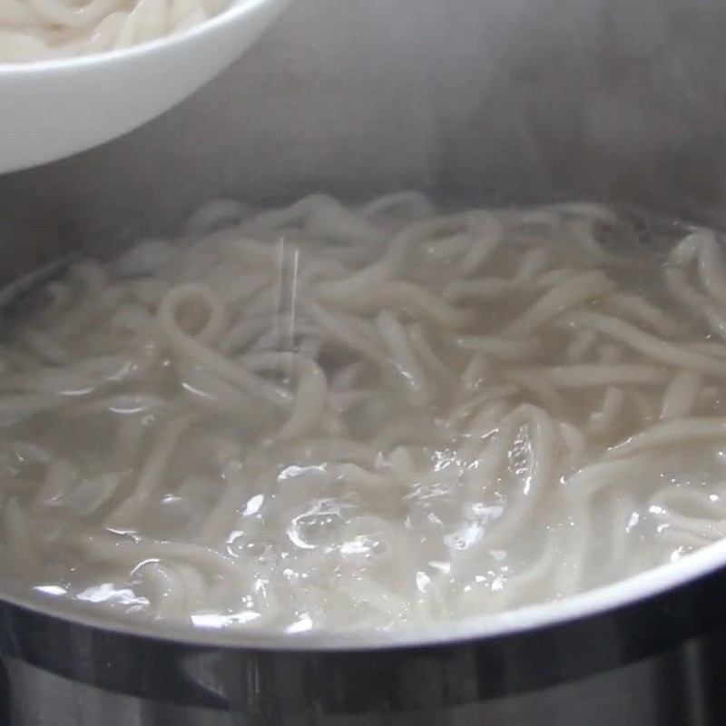 Hoàn thành món cháo canh Nghệ An xương heo