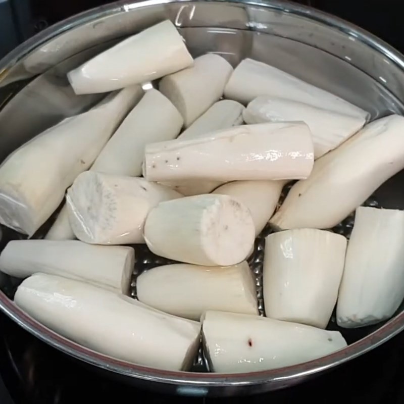 Bước 5 Luộc củ mì Cháo dựng bò