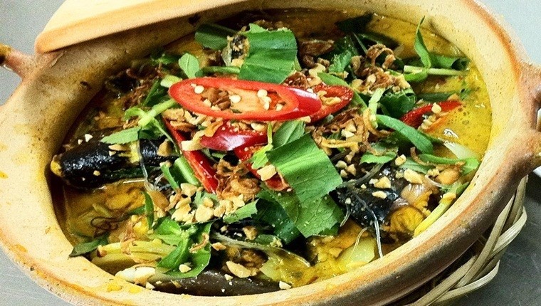 Hình ảnh món lươn om chuối đậu thơm ngon, nóng hổi