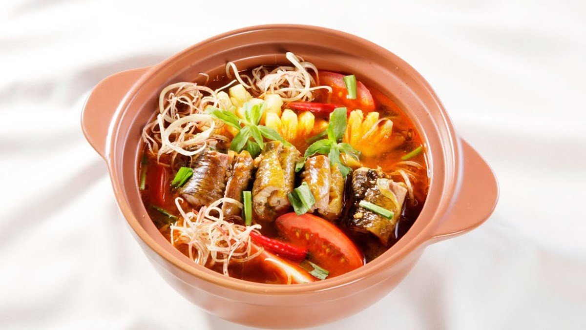 Món lươn om hoa chuối đậm đà, thơm ngon