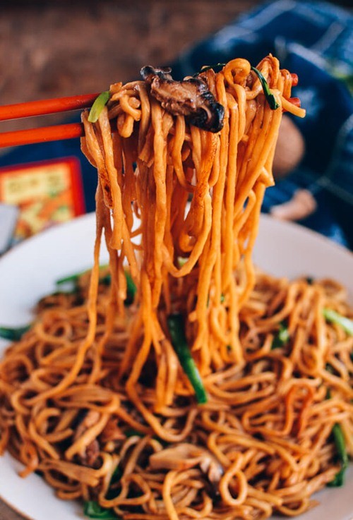Thưởng thức hương vị tuyệt vời của món mì xào chay tự làm