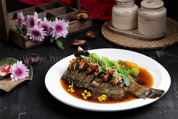 Đĩa cá hấp thơm ngon, bổ dưỡng, dễ dàng chế biến tại nhà