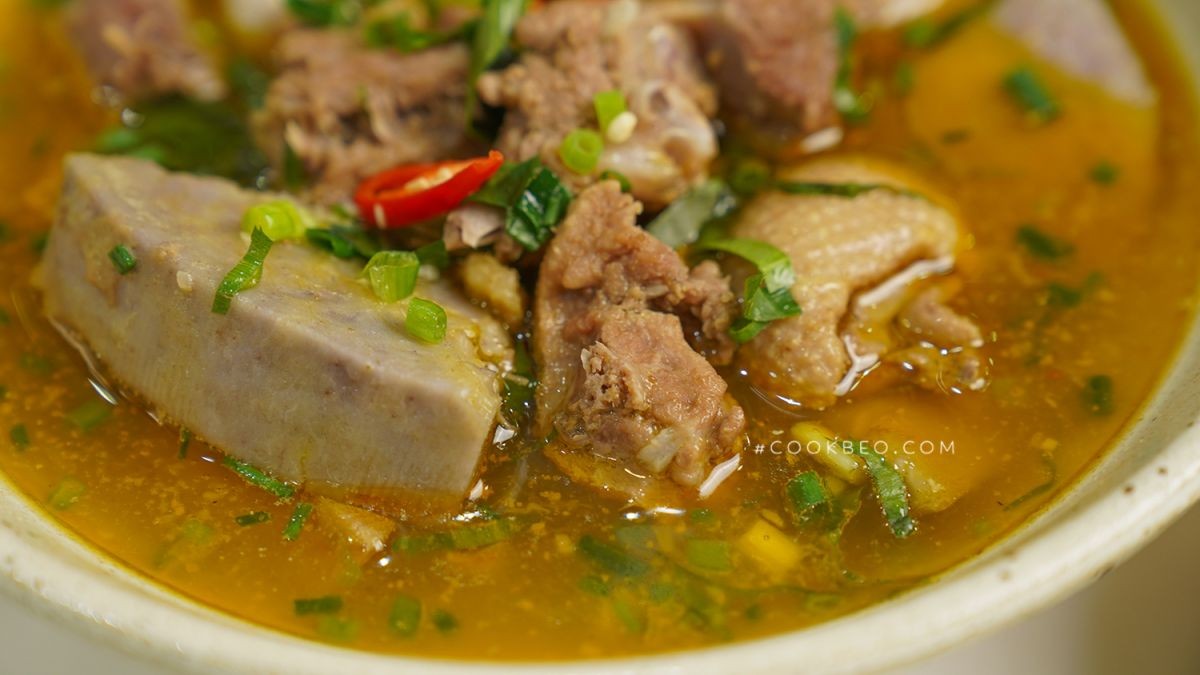Món vịt nấu chao khoai môn hoàn hảo với màu sắc và hương vị hấp dẫn