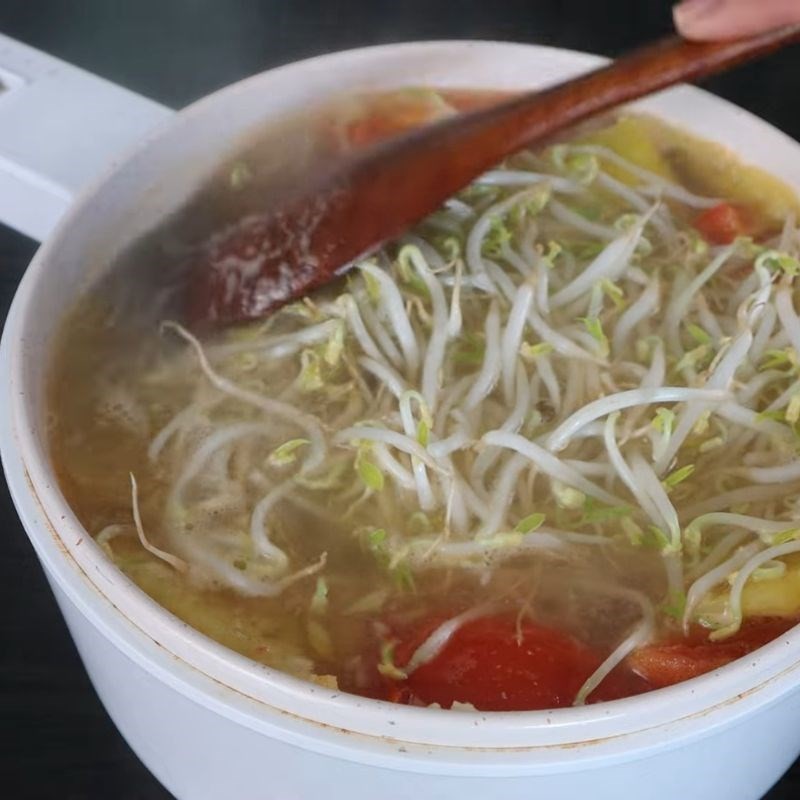 Bước 4 Nấu canh Canh chua thịt băm