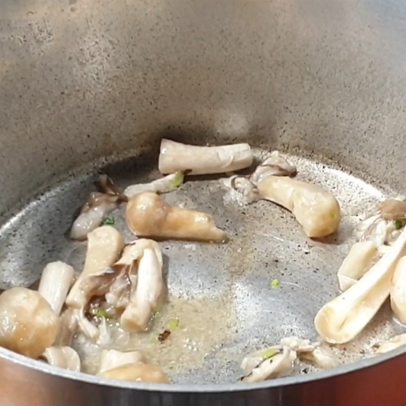 Xào nấm rơm thơm lừng