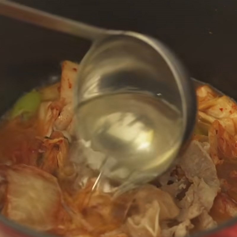 Xào cà chua tạo màu