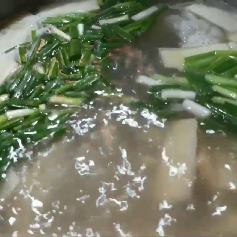Nồi canh chua cá chẽm măng chua thơm lừng đã hoàn thành