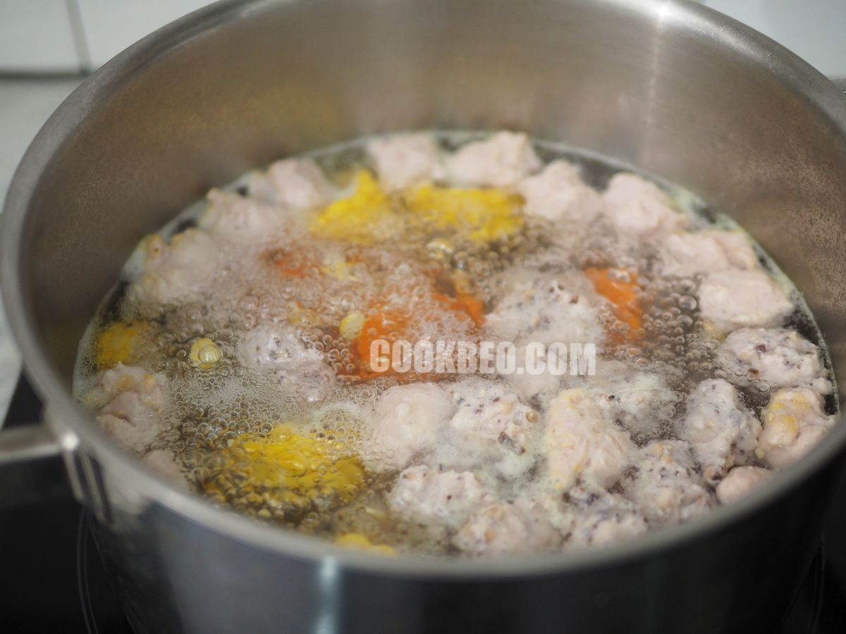 nấu canh mọc thập cẩm