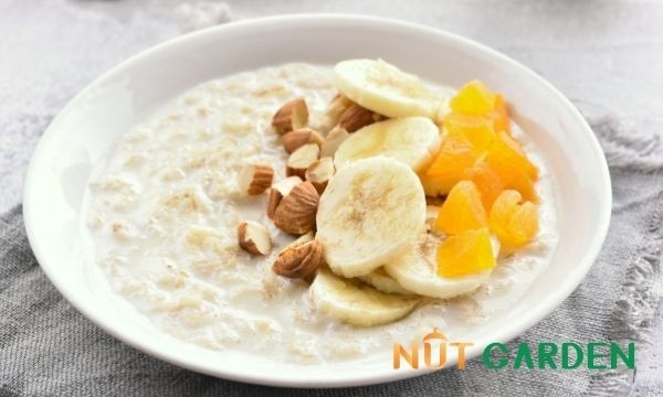Bữa ăn sáng giàu năng lượng: cháo yến mạch nguyên hạt sữa tươi cho người tập gym