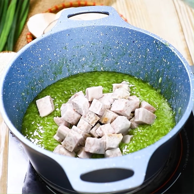 Nấu chè bí đỏ đậu phộng với nước cốt dừa