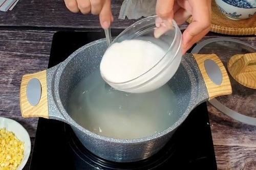 Nấu chè đậu xanh sánh mịn với bột năng