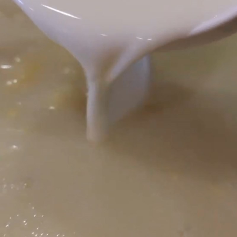 Nấu chè bắp sầu riêng - thêm hỗn hợp sầu riêng