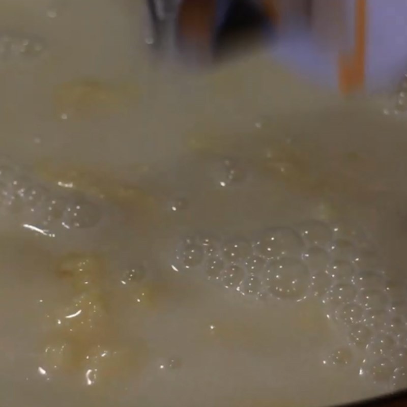 Nấu chè bắp sầu riêng - khuấy đều