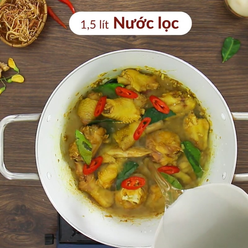 Nồi canh chua cá chẽm hoàn chỉnh với màu sắc hấp dẫn