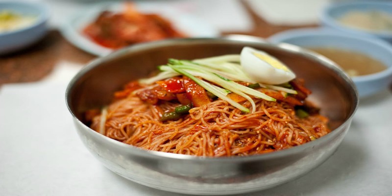 Bí quyết chế biến mì ăn liền thêm dinh dưỡng và an toàn cho sức khỏe