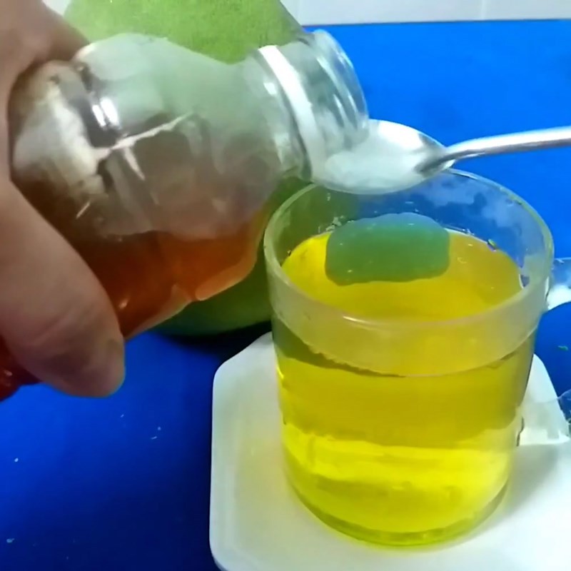 Thêm mật ong vào nước vỏ bưởi