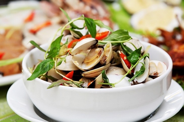 Thành phẩm nghêu hấp sả hấp dẫn