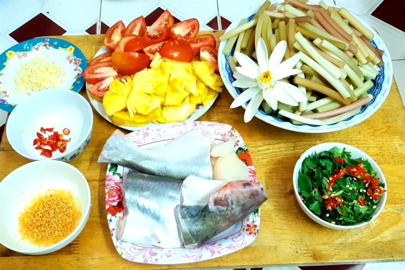 Nguyên liệu tươi ngon cho món canh chua cá hú bông súng