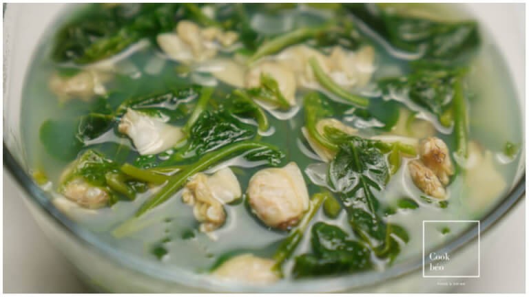 Nồi canh ngao mồng tơi thơm ngon, thanh mát