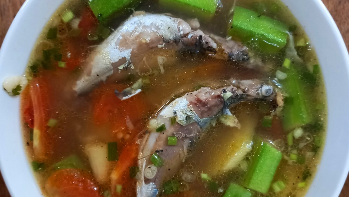 Canh chua cá nục không tanh sau khi nấu