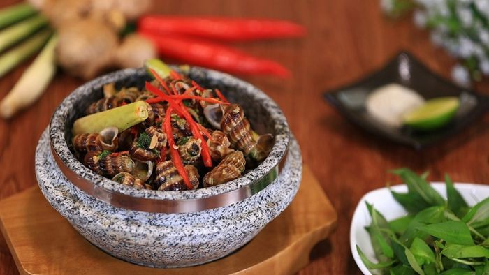 Món ốc len xào sả ớt đậm đà, hấp dẫn
