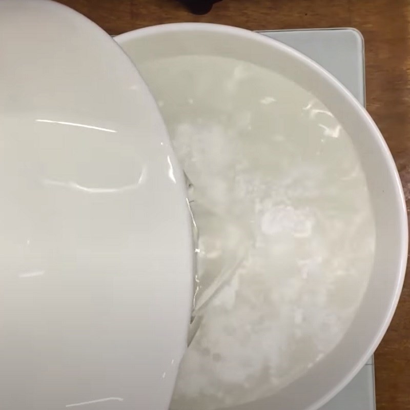 Kỹ thuật pha và ngâm bột gạo đúng cách để cháo dẻo ngon