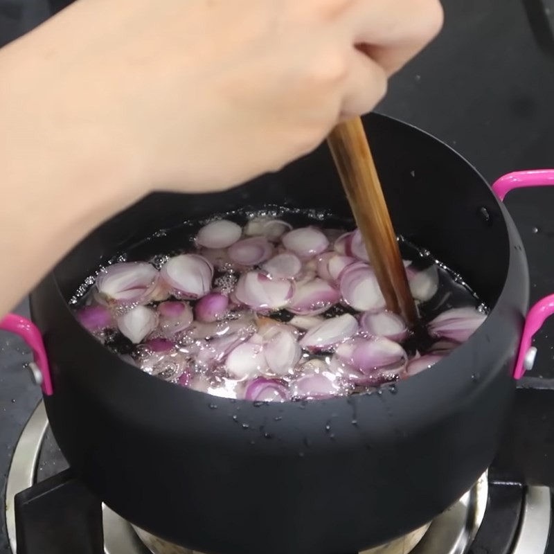 Phi hành tím thơm lừng để thêm vào cháo gà ác cho bé lớn