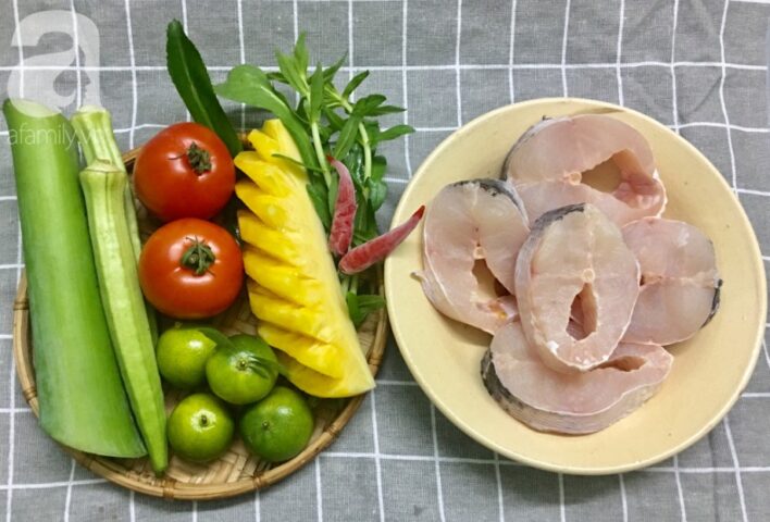 Tô canh chua cá lóc miền Nam nóng hổi, thơm ngon, chuẩn vị truyền thống