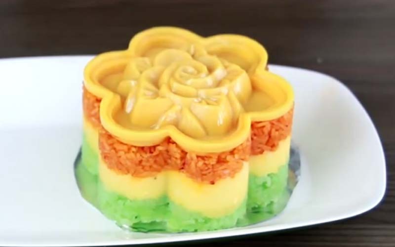 Xôi tam sắc thơm ngon hấp dẫn, món cúng rằm tháng 7 đặc biệt