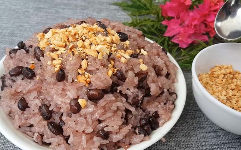 Cách làm xôi đậu đen bùi béo, dẻo thơm cúng rằm tháng 7